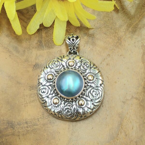 Liontin Mutiara Cantik Bali