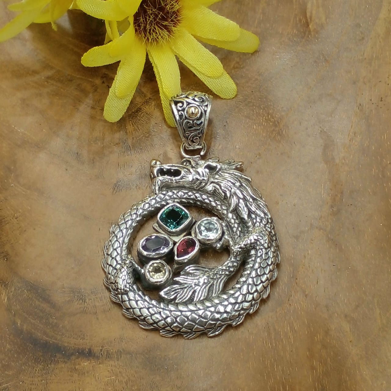 Liontin Naga Perak Permata