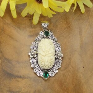 Liontin Perak Ukiran Bali