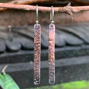 Anting Perak Long Bar Hammered E1870 - Gambar 2