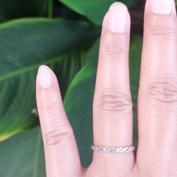 Cincin Perak Motif Silang (X Pattern) R690