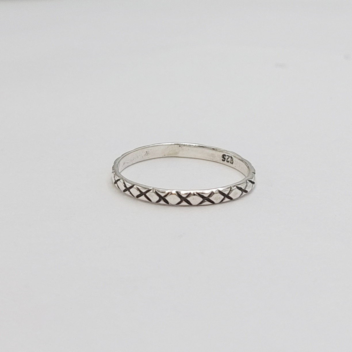 Cincin Perak Motif Silang (X Pattern) R690 - Gambar 2